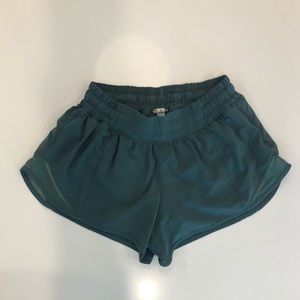Lulu lemon hottie hot short 2.5